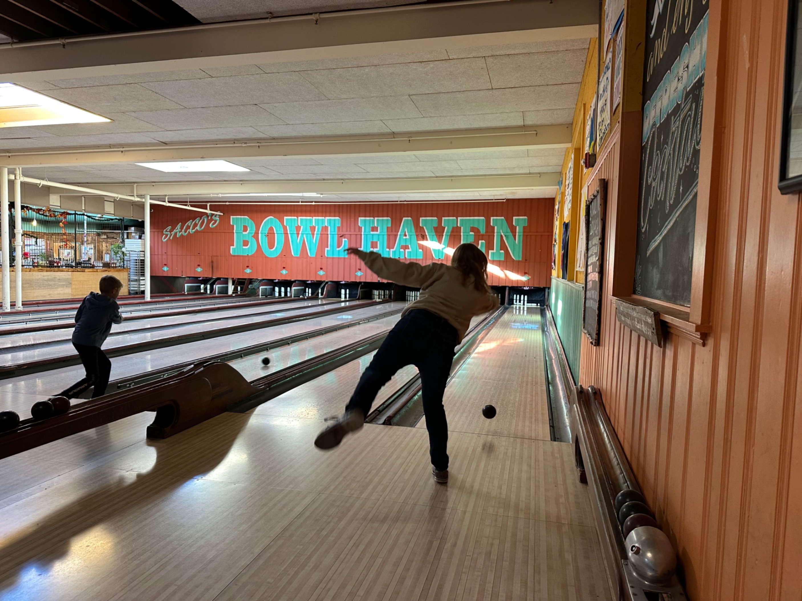 Lovely Bowl Haven, Sacco